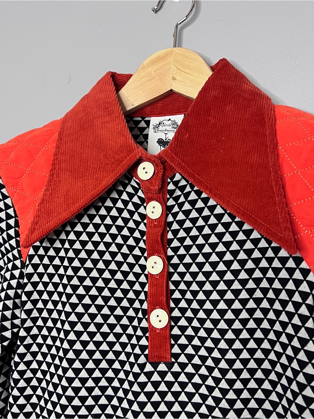Nuvula Black & White Geometric Long-Sleeve Top with Orange Corduroy Collar - Picture 4 of 14